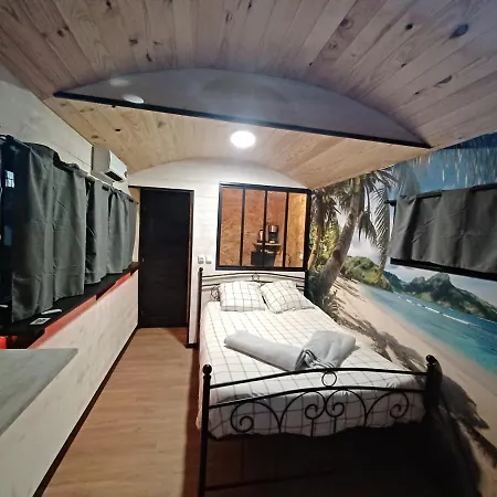 Apartamento Roulotte Et Sauna De Tonton Bouvy Au Domaine Du Reuze *