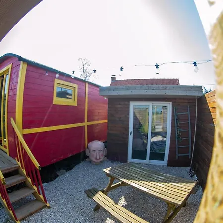 Roulotte Et Sauna De Tonton Bouvy Au Domaine Du Reuze Apartamento *