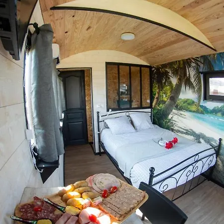 Apartmán Roulotte Et Sauna De Tonton Bouvy Au Domaine Du Reuze Winnezeele